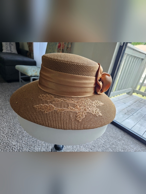 Faith Women\'s Wide-Brim Floral Accent Hat in Tan main image 9
